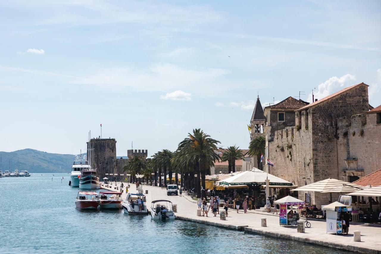 Studio-Appartements Emwey Trogir Zewnętrze zdjęcie
