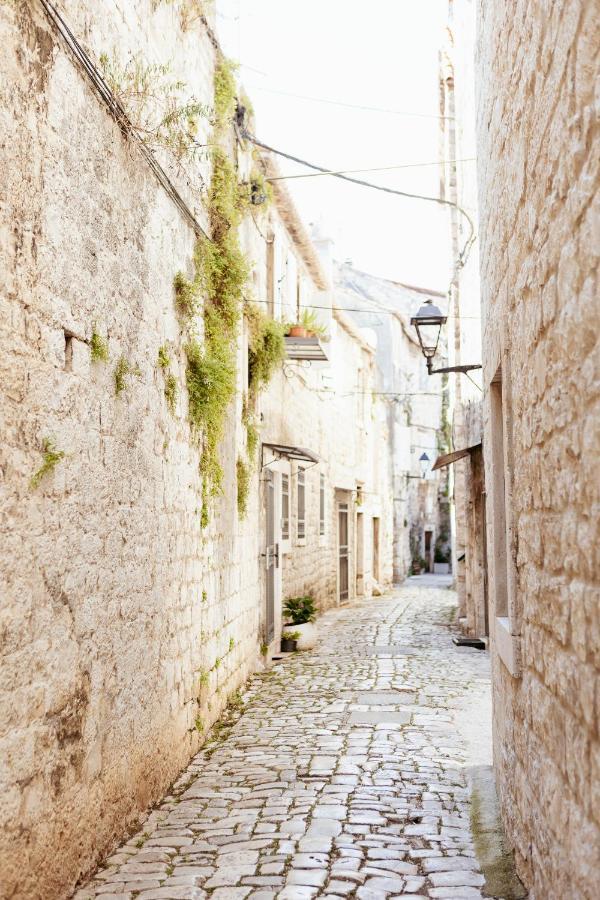 Studio-Appartements Emwey Trogir Zewnętrze zdjęcie