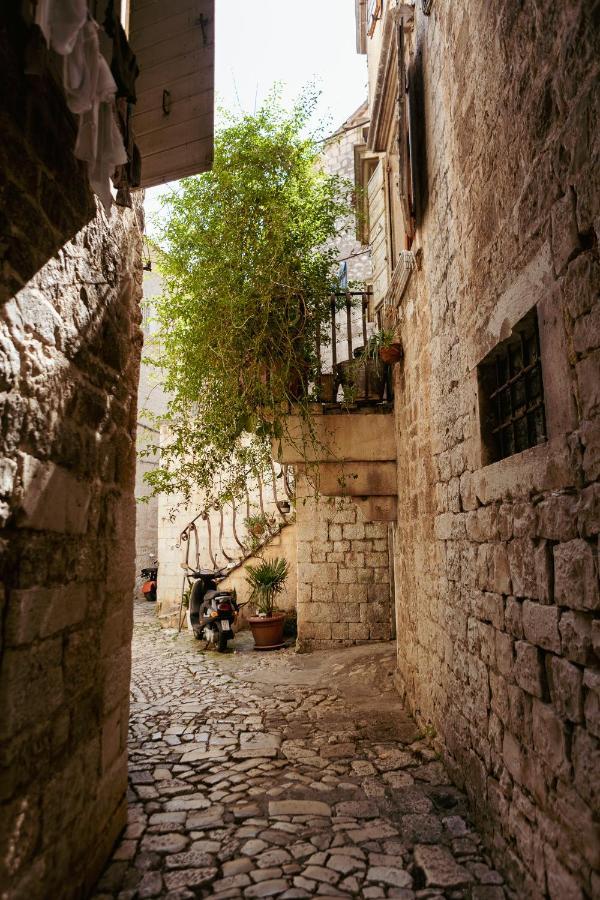 Studio-Appartements Emwey Trogir Zewnętrze zdjęcie